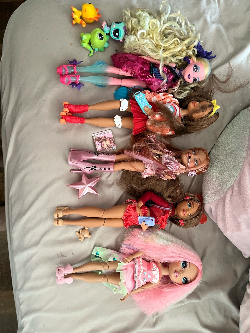 Monster high , bratz , barbie , rainbow high & lps lot/bundle